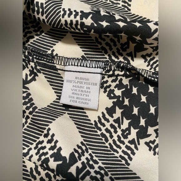 Dress Barn Sleeveless Tank - Picture 6 of 6